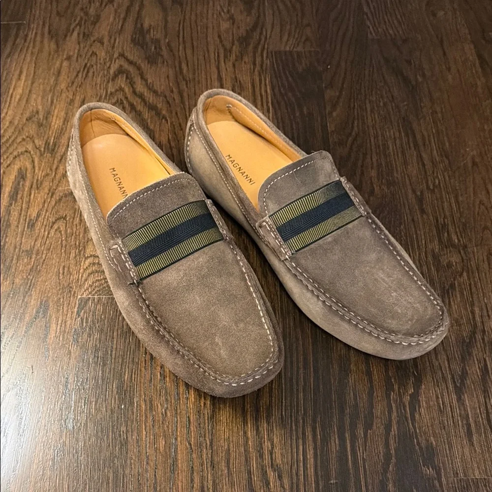 Magnanni Men's Taupe Suede Driving Loafers